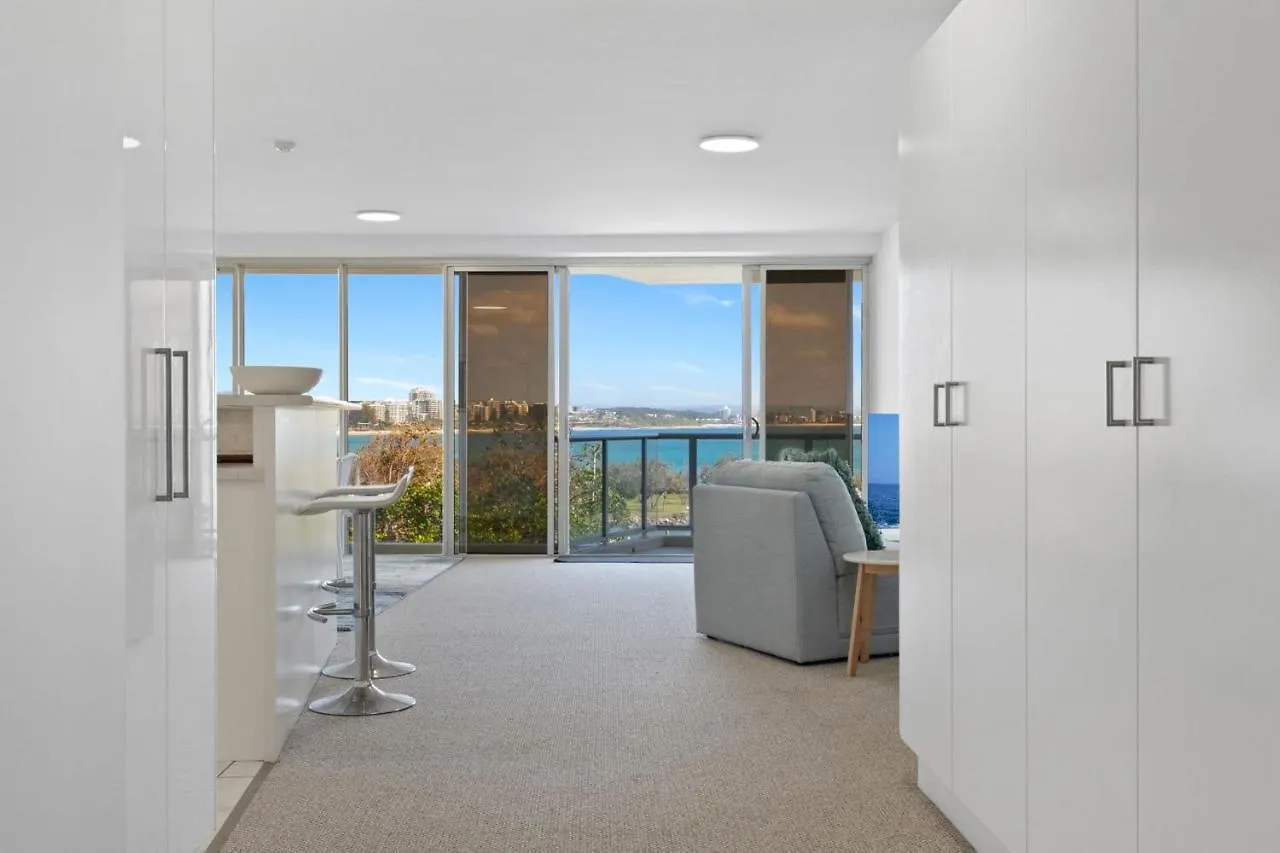 Oceanfront Apartment On Top Of Point Cartwright Buddina 0*,  Australië