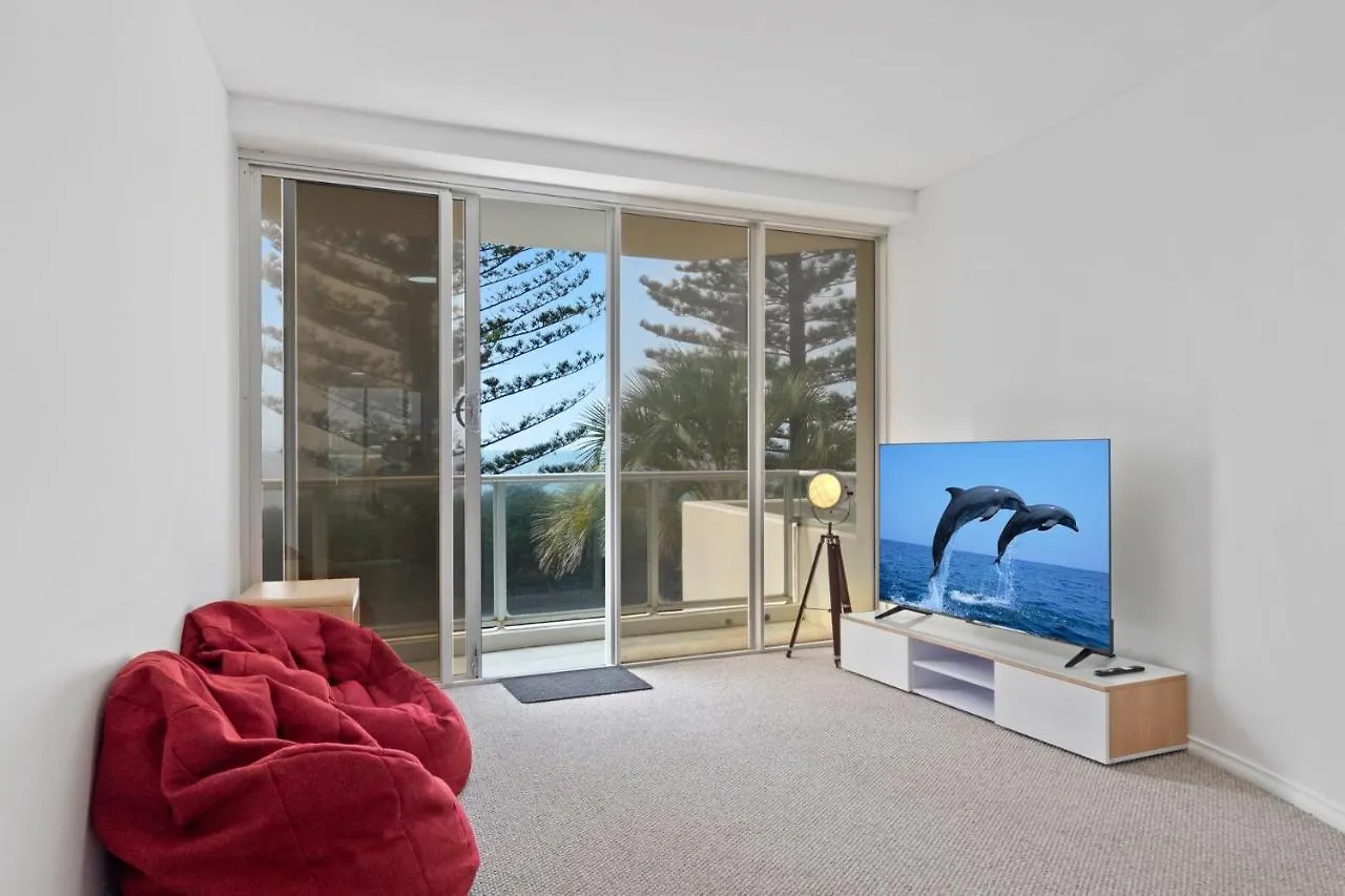 Oceanfront Apartment On Top Of Point Cartwright Buddina